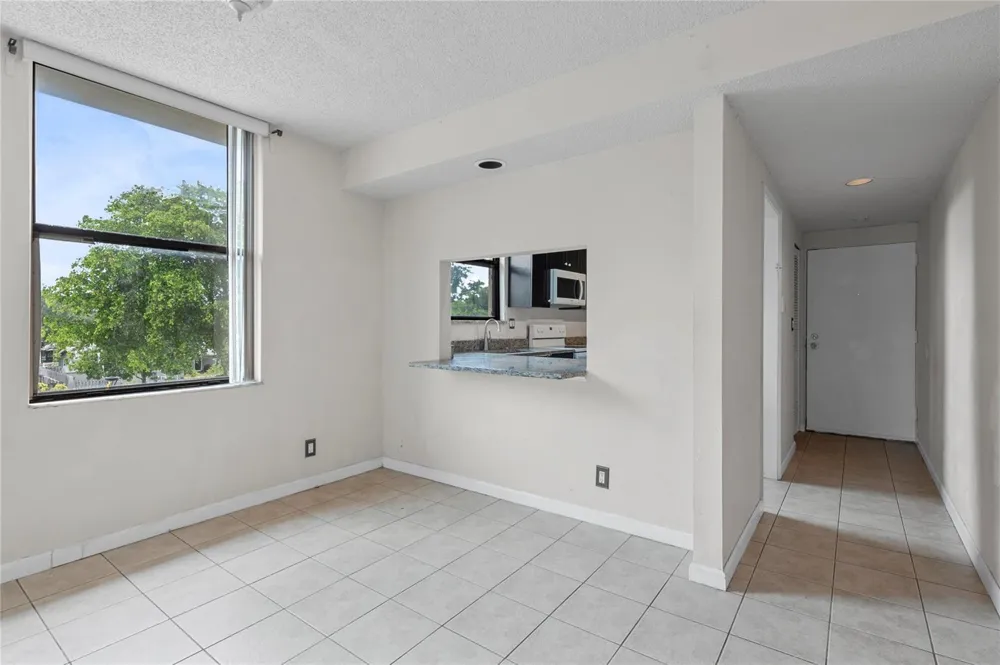 8429 Forest Hills Drive #304 Coral Springs, FL 33065