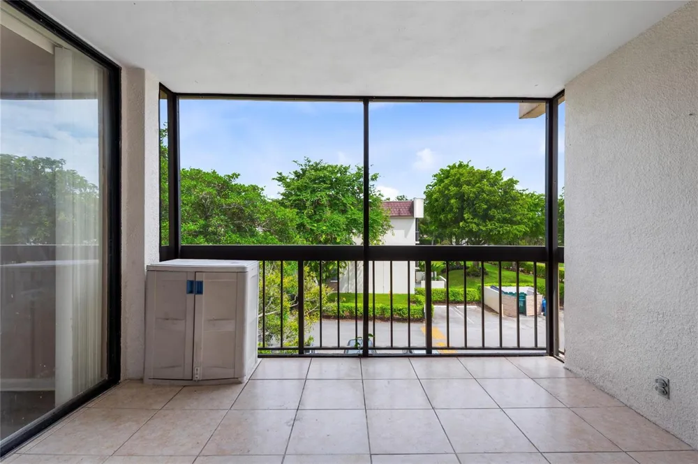 8429 Forest Hills Drive #304 Coral Springs, FL 33065