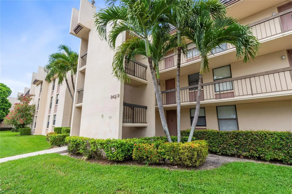 8429 Forest Hills Drive #304 Coral Springs, FL 33065