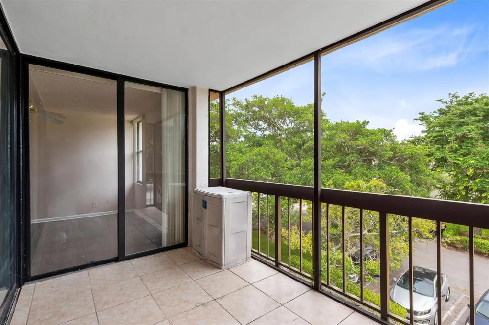 8429 Forest Hills Drive #304 Coral Springs, FL 33065