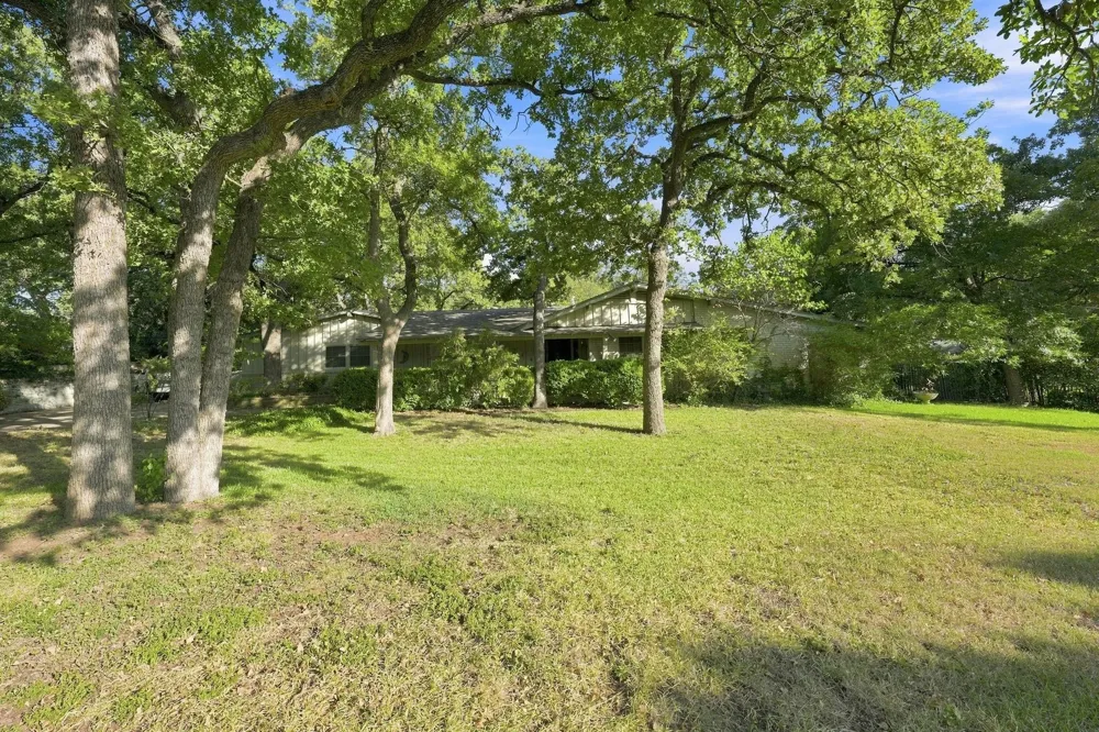 5744 Danciger Drive Fort Worth, TX 76112