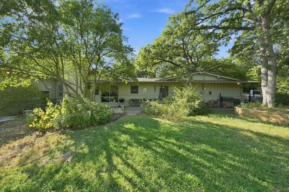 5744 Danciger Drive Fort Worth, TX 76112