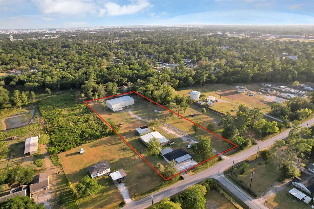 16326 Bear Bayou Drive Channelview, TX 77530