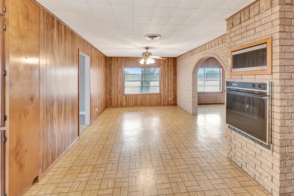 1840 Loop 522 Ganado, TX 77962