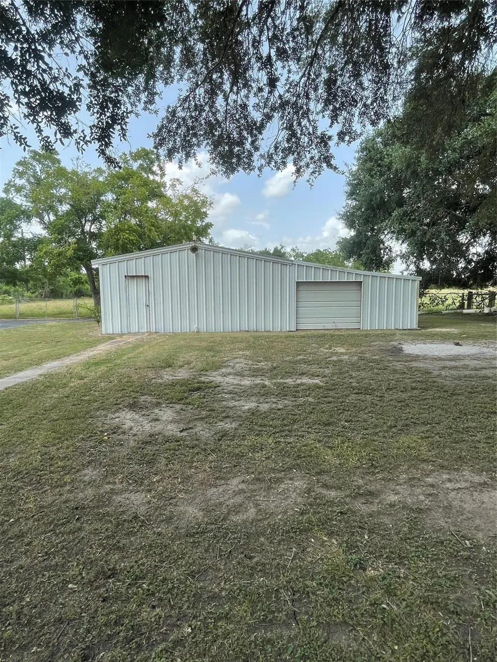 1840 Loop 522 Ganado, TX 77962