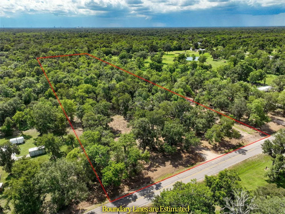 2289 Cr-851 Brazoria, TX 77422