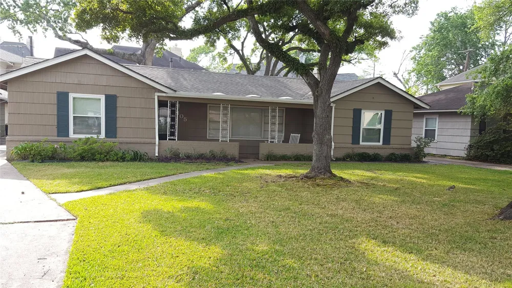 105 Marrakech Court Bellaire, TX 77401