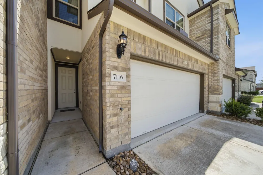 7116 Elgin Street Pearland, TX 77584