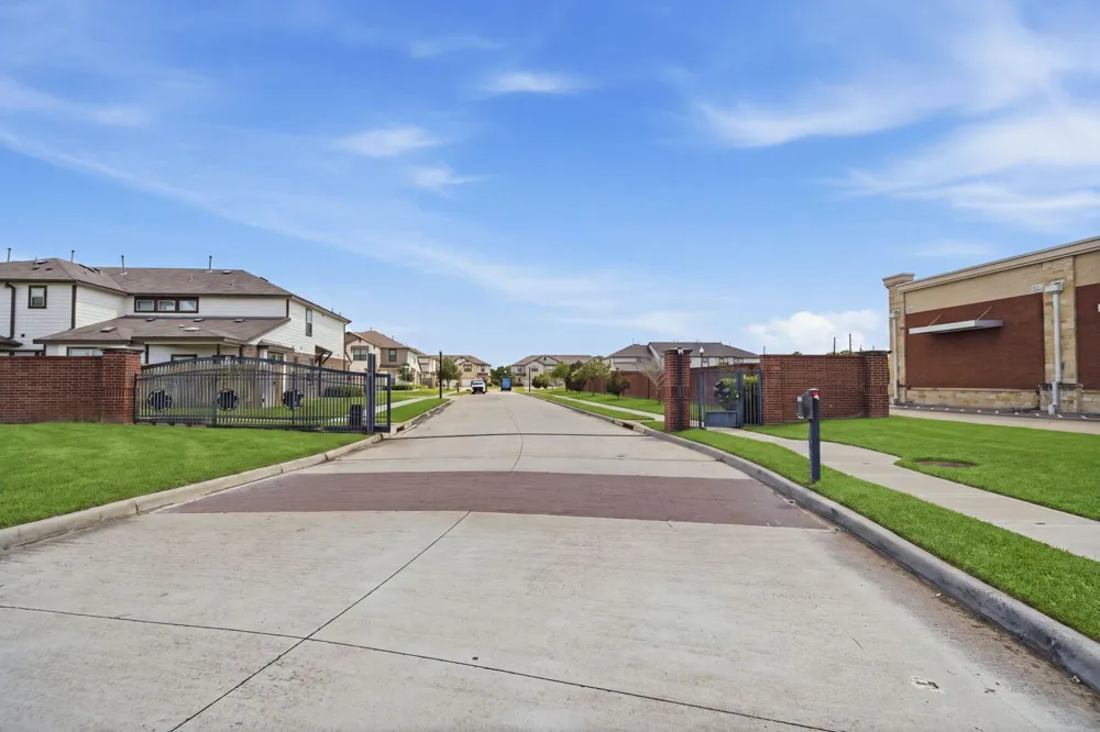 7116 Elgin Street Pearland, TX 77584