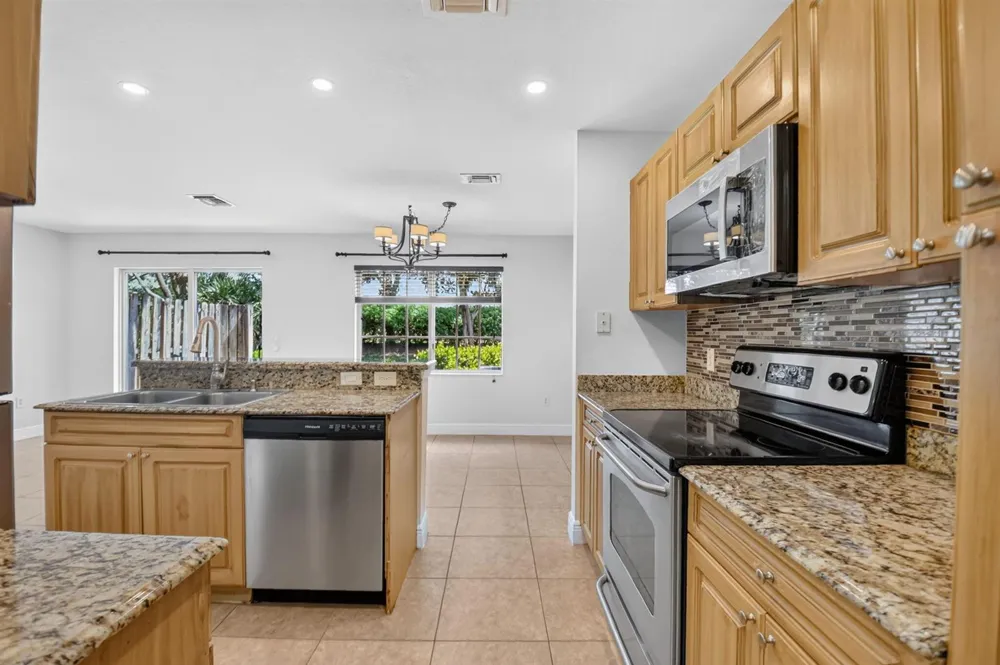 6691 Old Farm Trail Boynton Beach, FL 33437