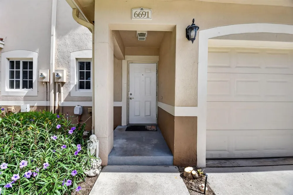 6691 Old Farm Trail Boynton Beach, FL 33437