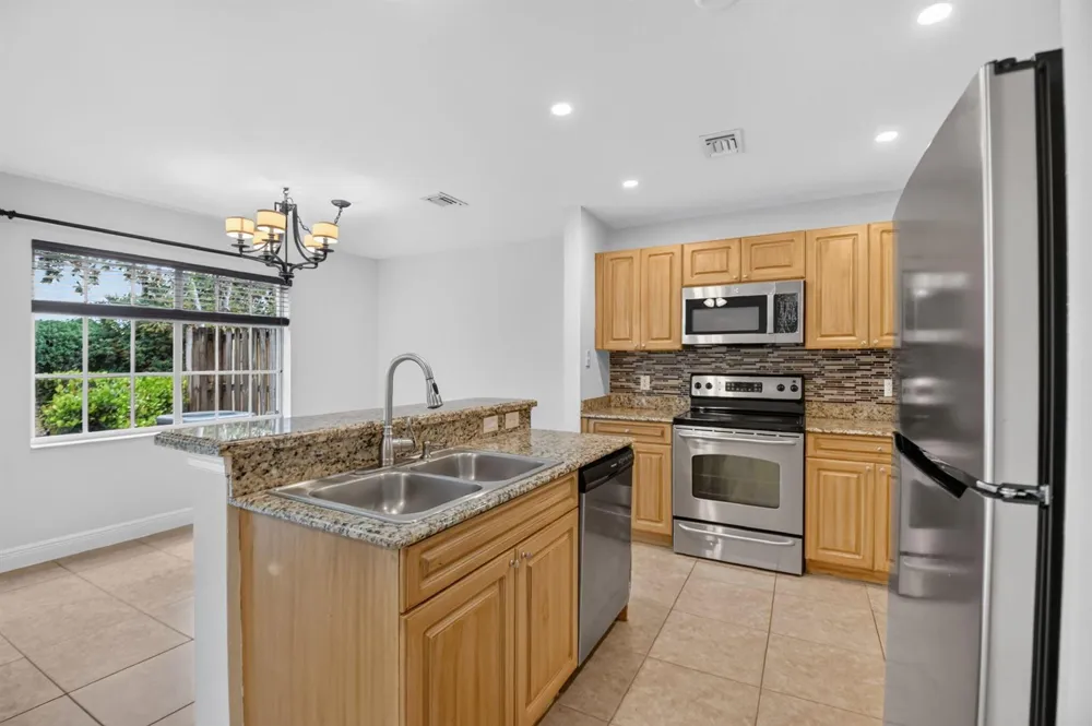 6691 Old Farm Trail Boynton Beach, FL 33437