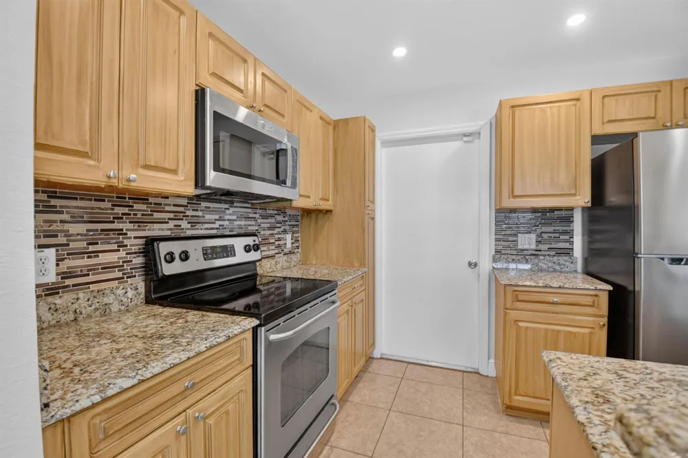 6691 Old Farm Trail Boynton Beach, FL 33437
