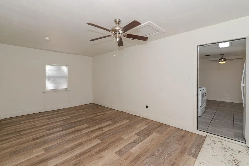 135 W Barkley Street Sour Lake, TX 77659
