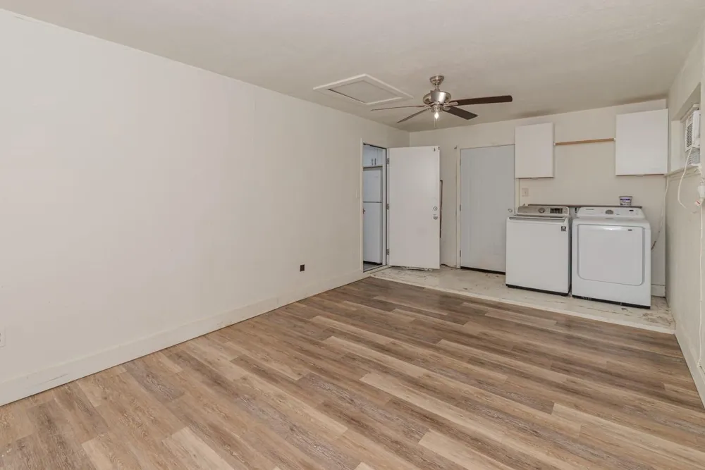 135 W Barkley Street Sour Lake, TX 77659