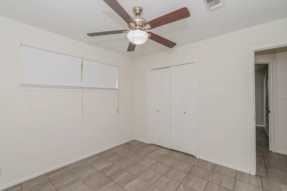135 W Barkley Street Sour Lake, TX 77659