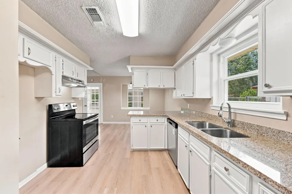 13317 Rene Circle Santa Fe, TX 77510