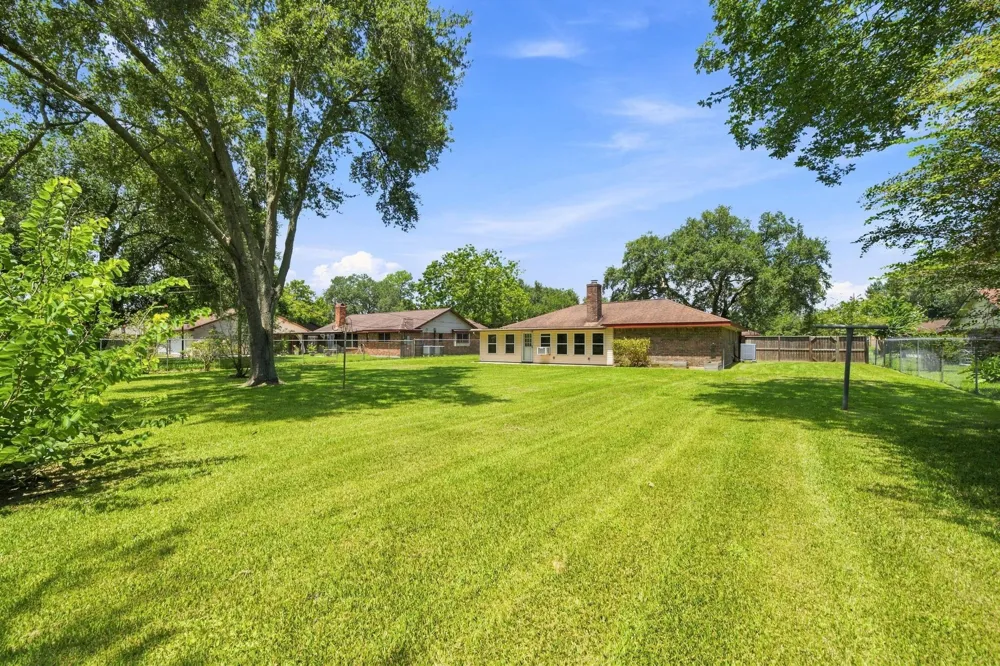 13317 Rene Circle Santa Fe, TX 77510