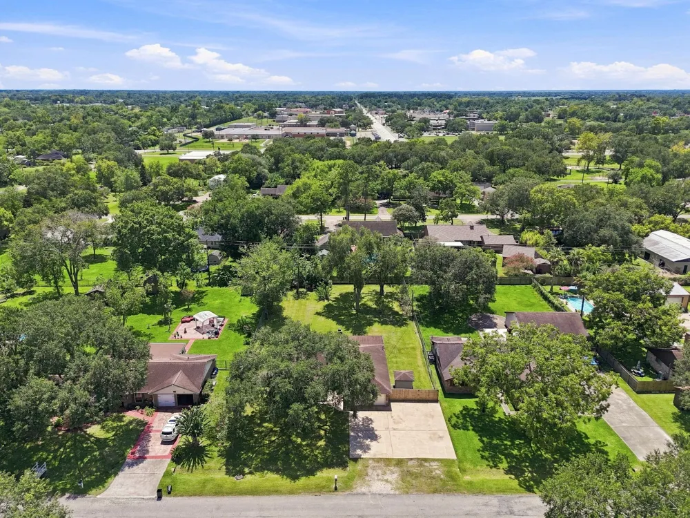 13317 Rene Circle Santa Fe, TX 77510