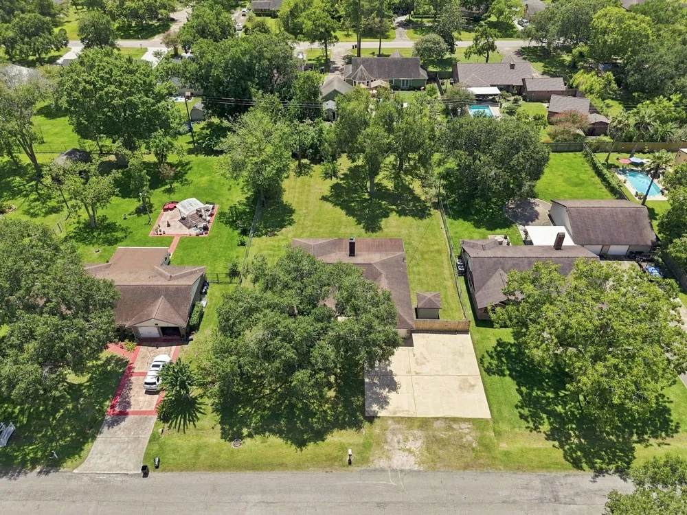 13317 Rene Circle Santa Fe, TX 77510