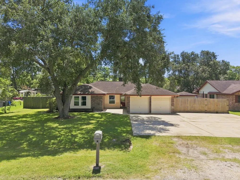 13317 Rene Circle Santa Fe, TX 77510
