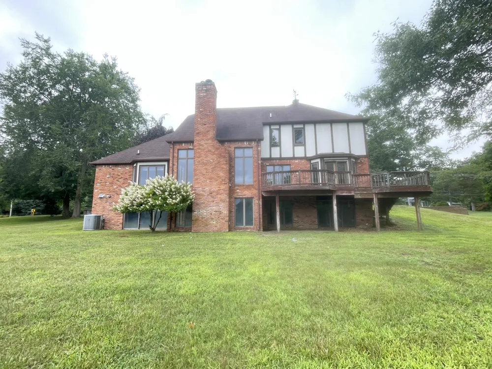 4635 S Jackson Road Jackson, MI 49201