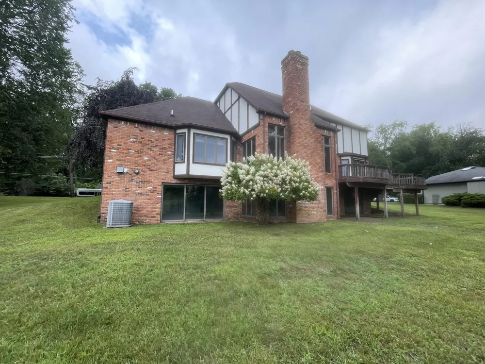 4635 S Jackson Road Jackson, MI 49201