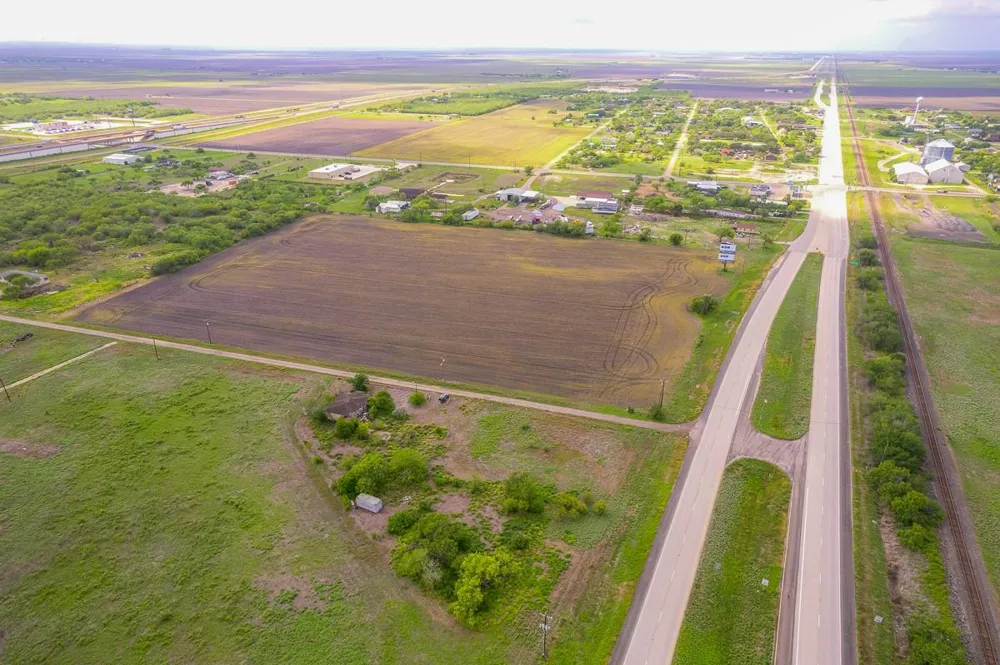 Us Highway 77 Driscoll, TX 78408