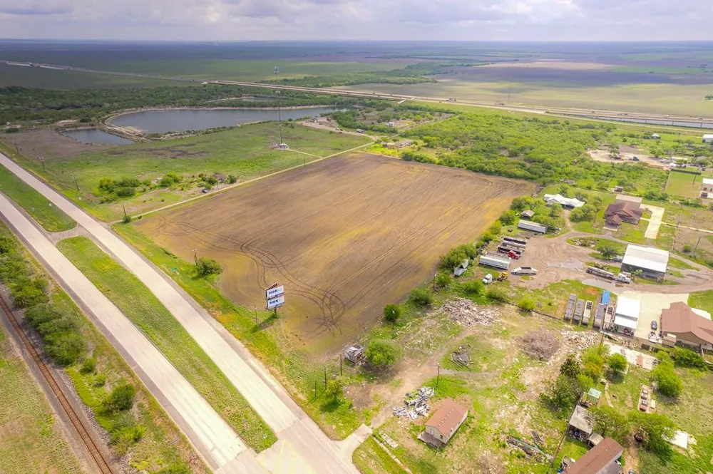 Us Highway 77 Driscoll, TX 78408