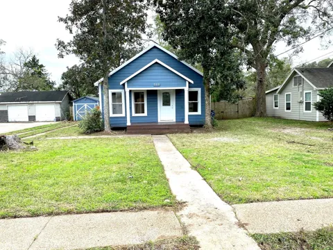 513 E Bernard Street