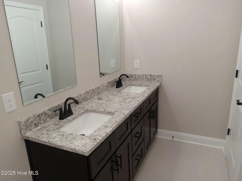 525 Vineland Drive Whiteville, NC 28472