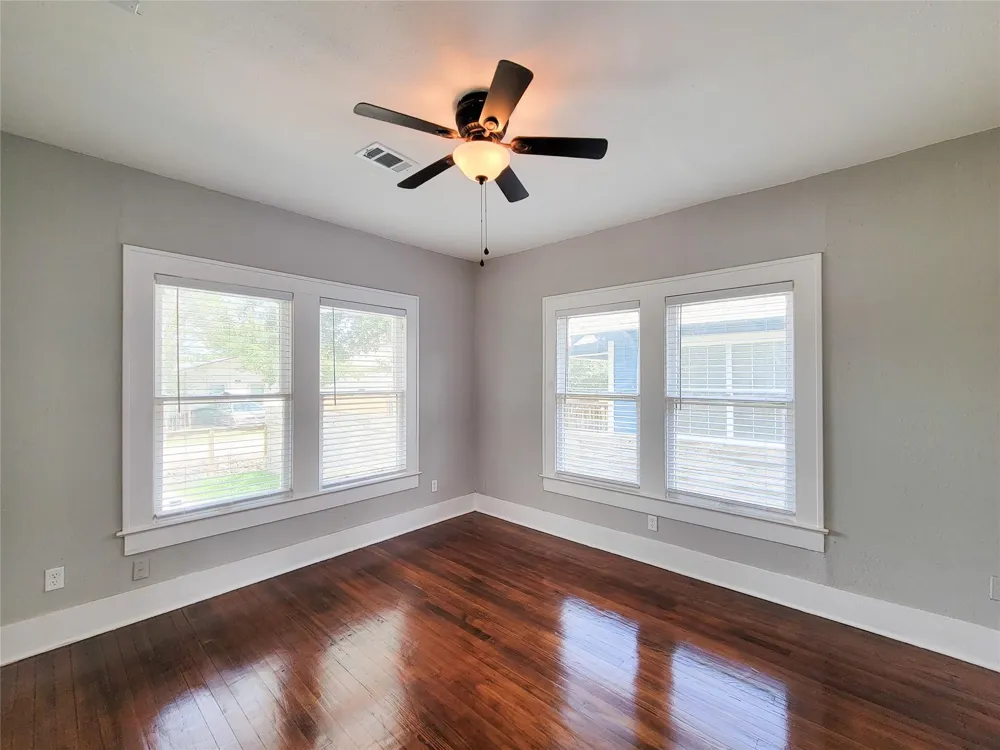 802 E 39th Houston, TX 77022
