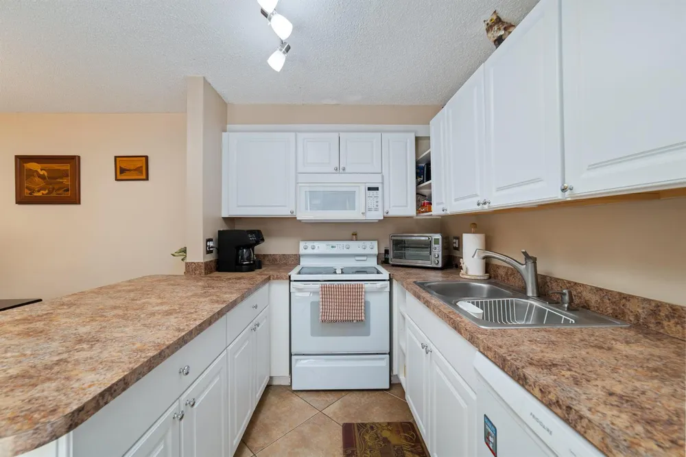 1704 FOREST LAKES CIRCLE #A West Palm Beach, FL 33406