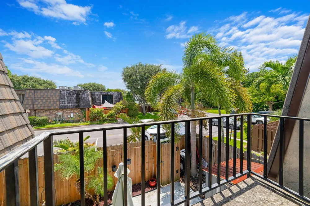 1704 FOREST LAKES CIRCLE #A West Palm Beach, FL 33406