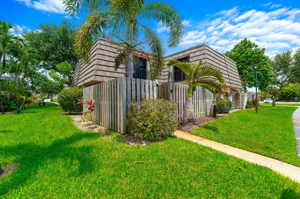 1704 FOREST LAKES CIRCLE #A West Palm Beach, FL 33406