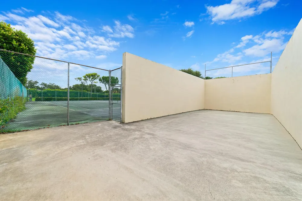 1704 FOREST LAKES CIRCLE #A West Palm Beach, FL 33406
