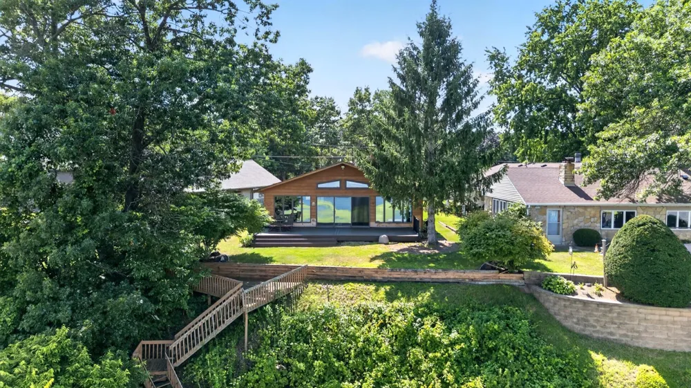 65054 140th Avenue Wabasha, MN 55981