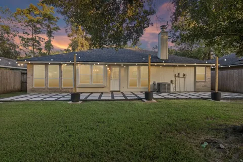 2903 Parkwood Manor Drive