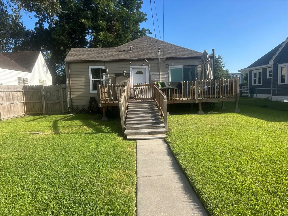 428 10th Avenue North Texas City, TX 77590