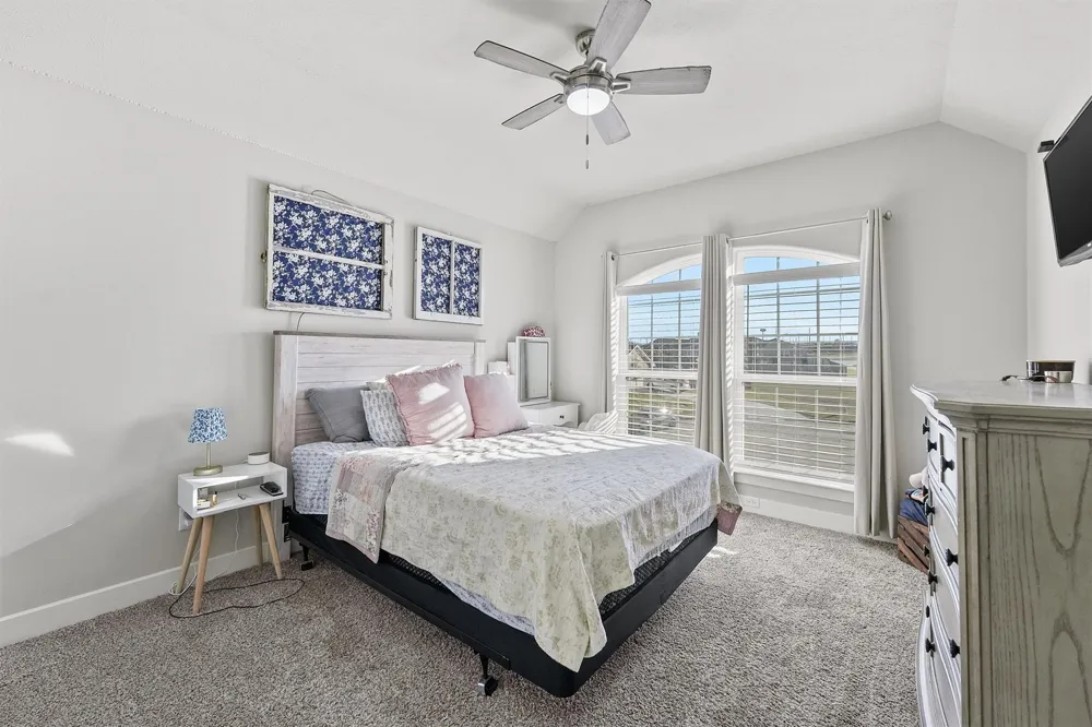 1700 Twin Oaks Circle Brenham, TX 77833