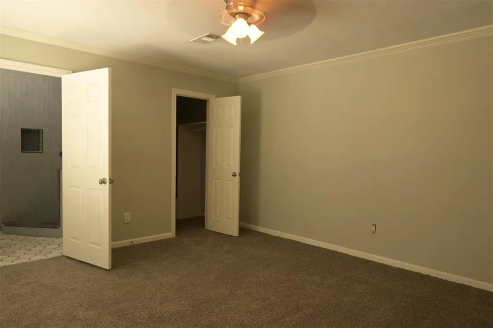 9810 Cliffwood Drive Houston, TX 77096