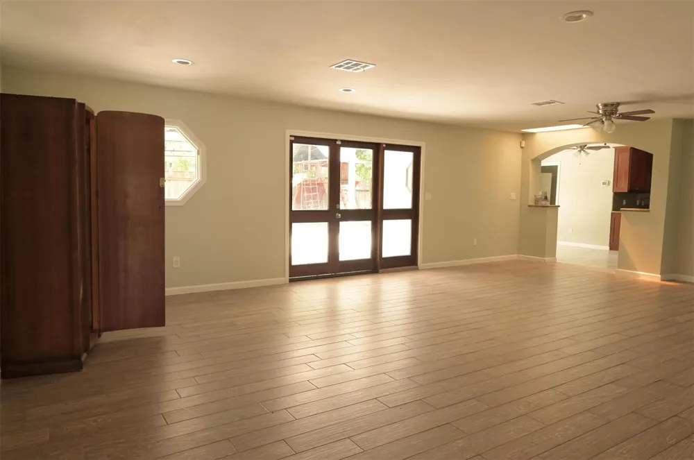 9810 Cliffwood Drive Houston, TX 77096