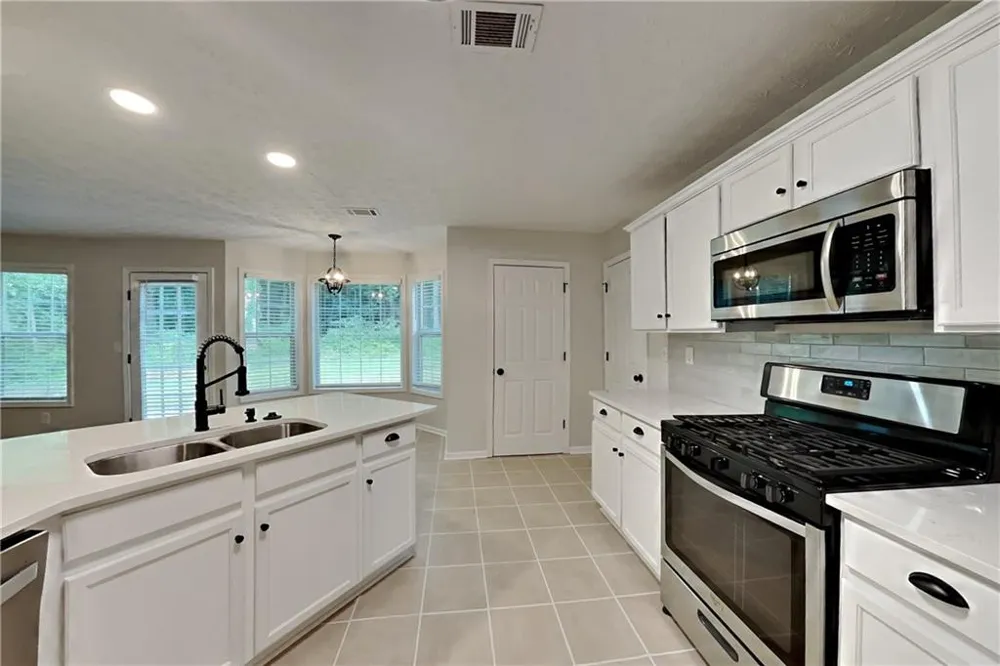 7318 Coral Lake Drive Flowery Branch, GA 30542