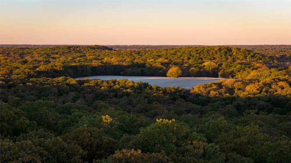1210 County Road 232 Collinsville, TX 76233