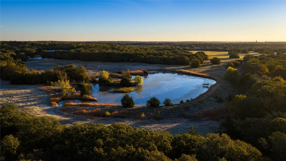 1210 County Road 232 Collinsville, TX 76233