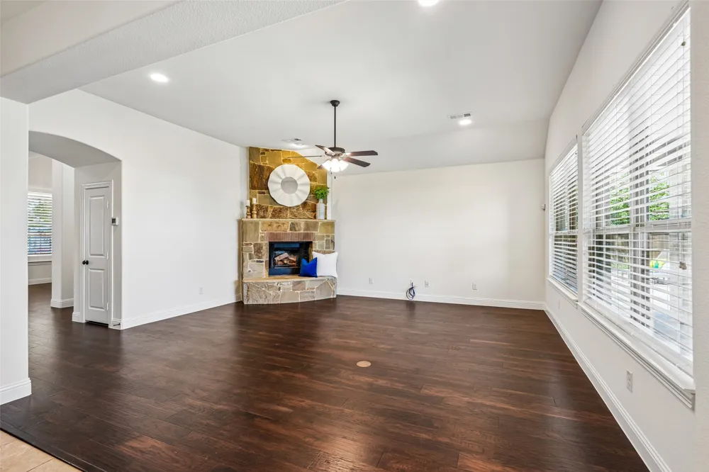 932 Champions Court Roanoke, TX 76262