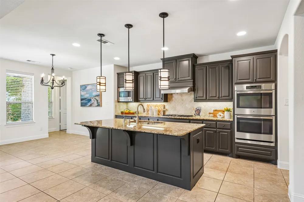 932 Champions Court Roanoke, TX 76262