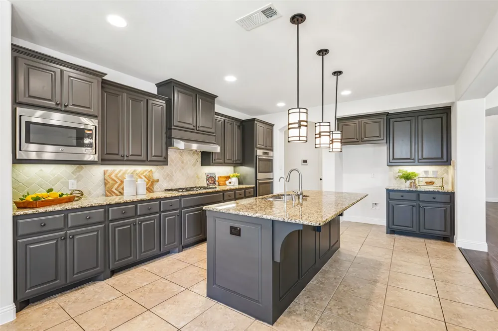 932 Champions Court Roanoke, TX 76262
