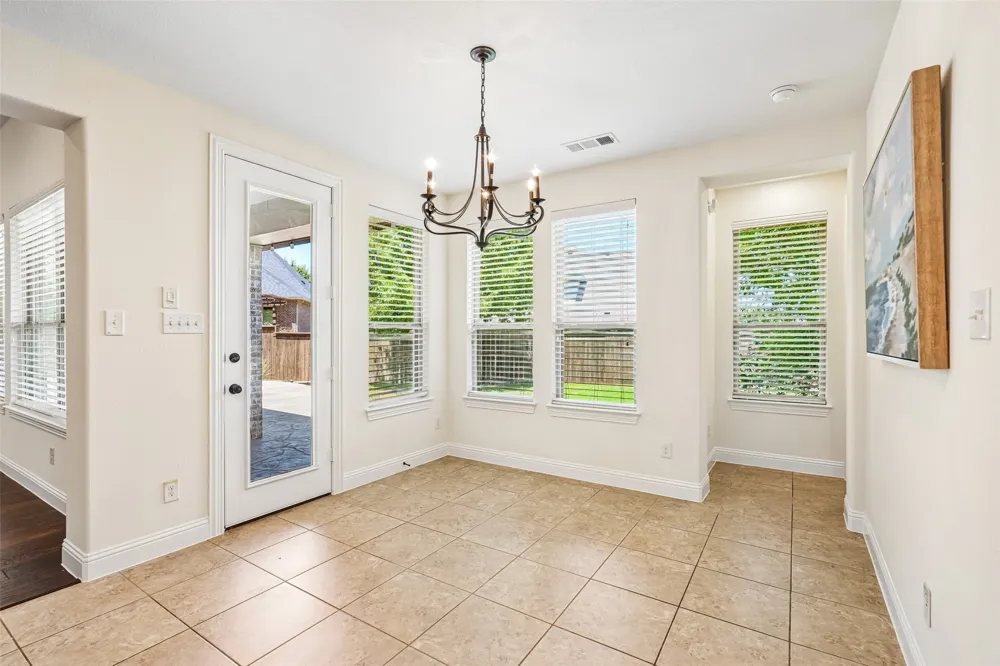 932 Champions Court Roanoke, TX 76262