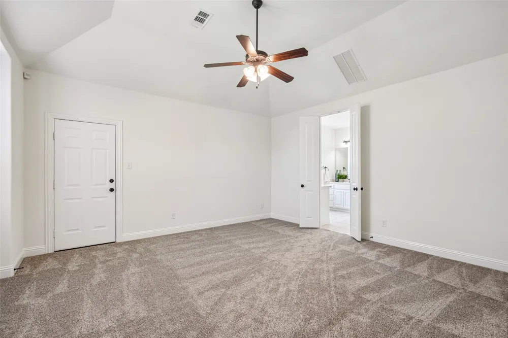 932 Champions Court Roanoke, TX 76262